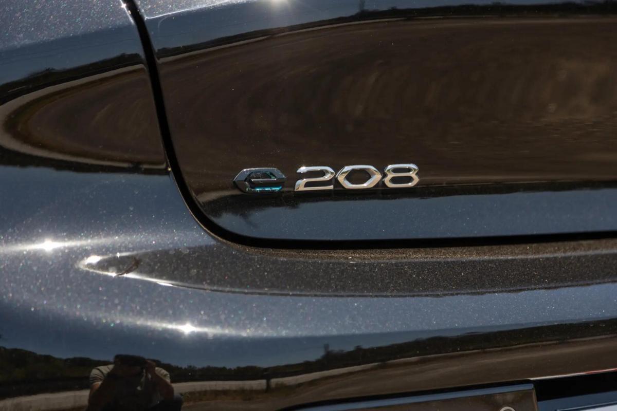 peugeot-e-208-2020-eletrico-0cc