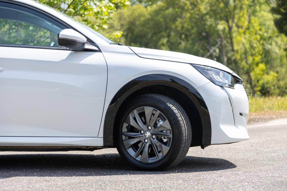 peugeot-208-2020-eletrico-0cc