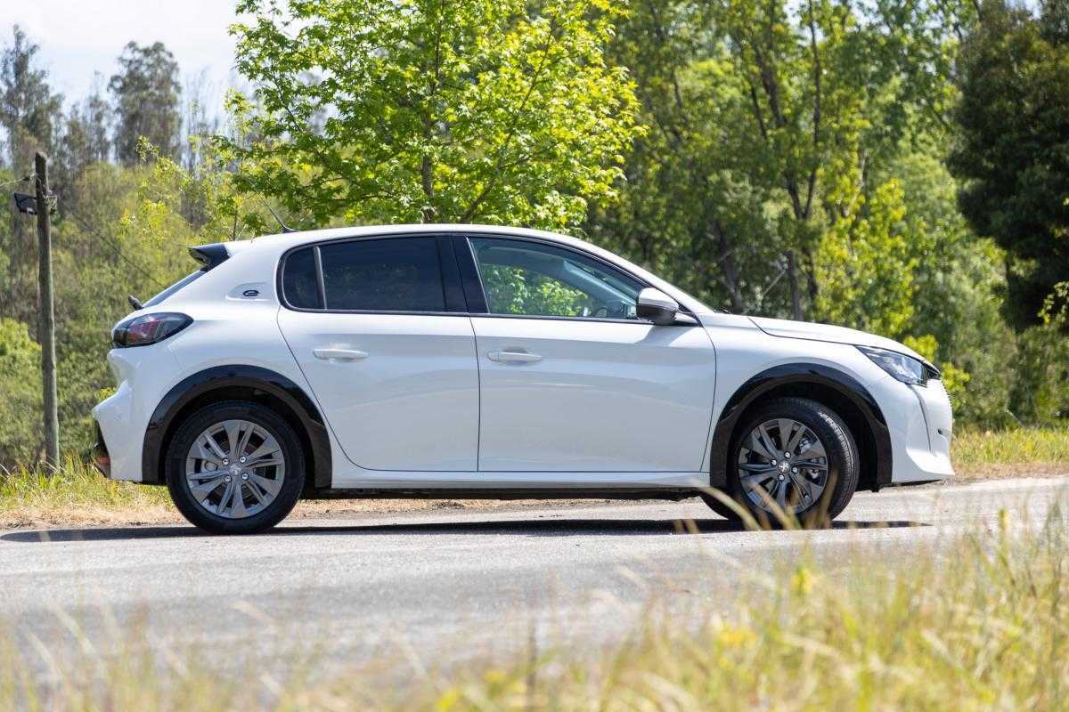 peugeot-208-2020-eletrico-0cc