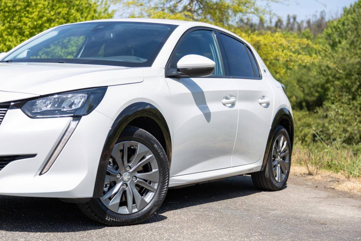 peugeot-208-2020-eletrico-0cc