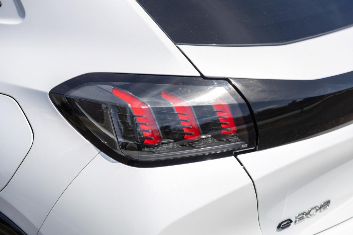 peugeot-208-2020-eletrico-0cc