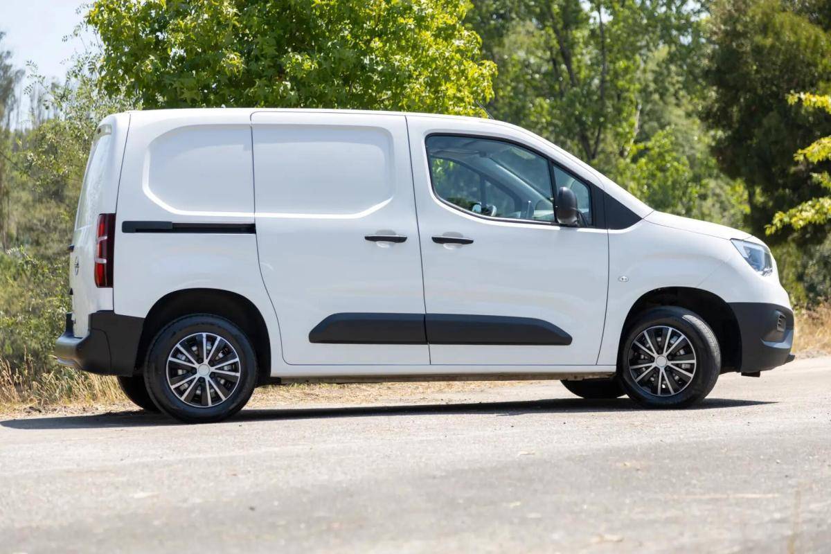 opel-combo-2021-diesel-1499cc