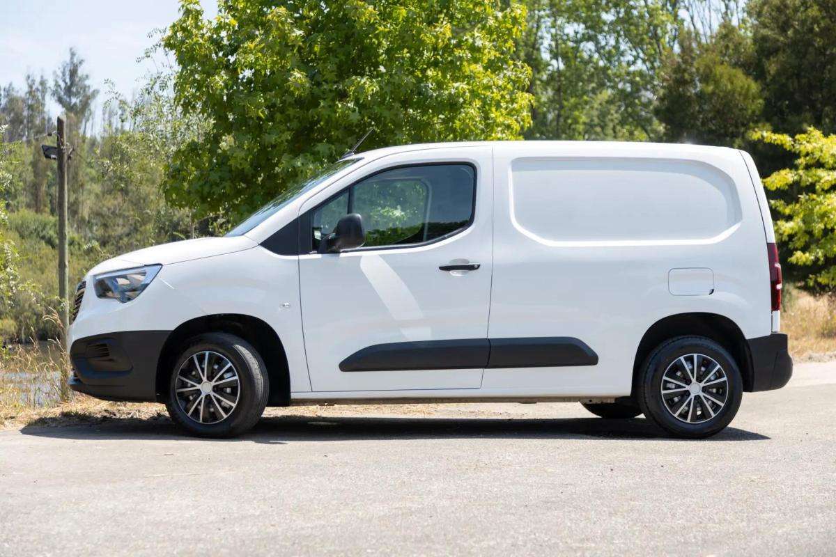 opel-combo-2021-diesel-1499cc
