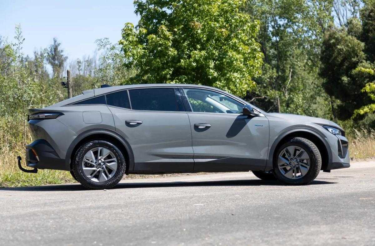 peugeot-408-2023-hibrido-a-gasolina-1598cc