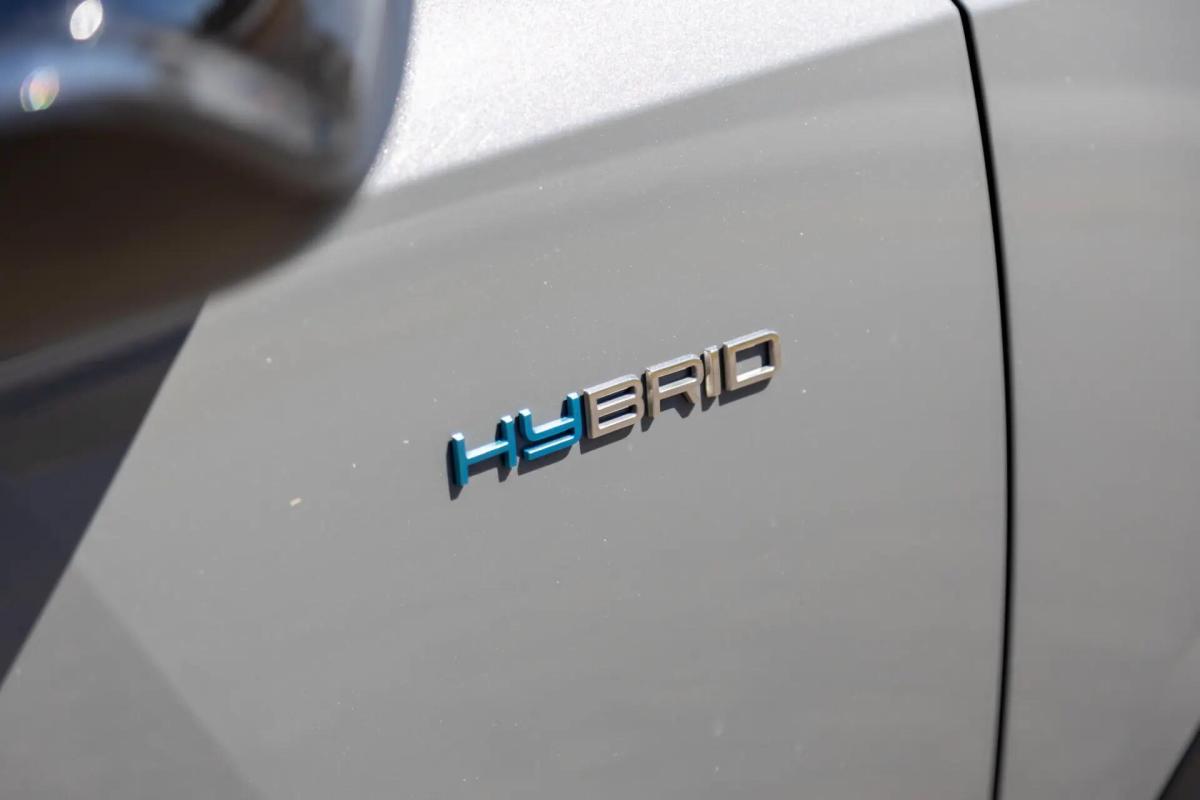 peugeot-408-2023-hibrido-a-gasolina-1598cc