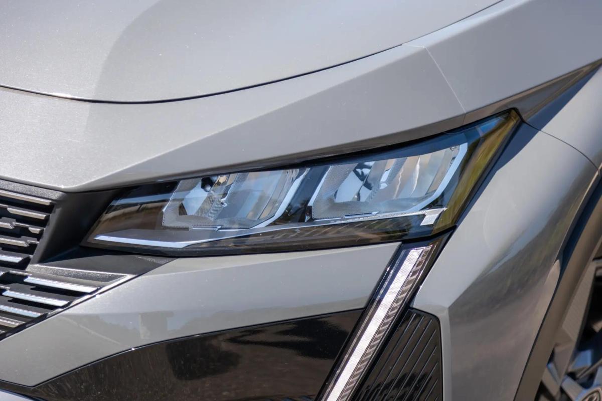 peugeot-408-2023-hibrido-a-gasolina-1598cc