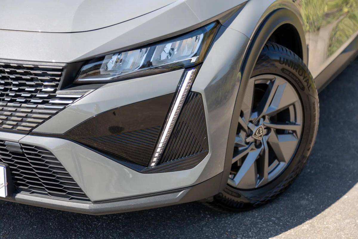 peugeot-408-2023-hibrido-a-gasolina-1598cc