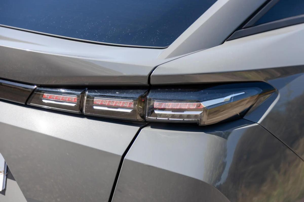 peugeot-408-2023-hibrido-a-gasolina-1598cc