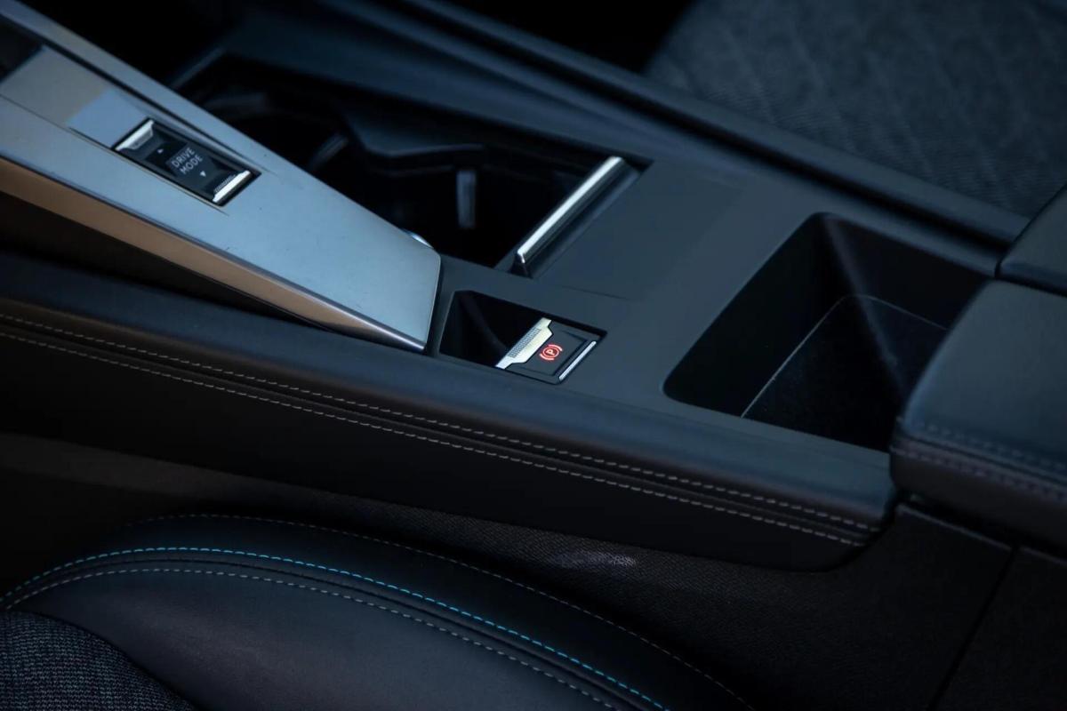 peugeot-408-2023-hibrido-a-gasolina-1598cc