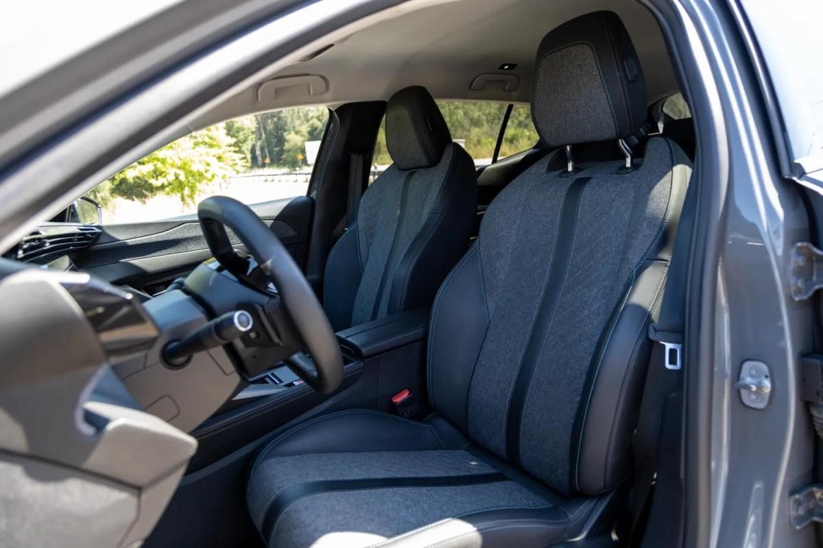 peugeot-408-2023-hibrido-a-gasolina-1598cc