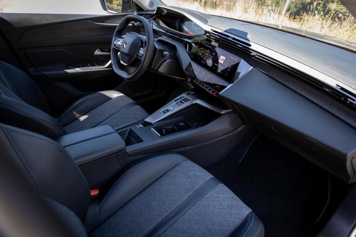 peugeot-408-2023-hibrido-a-gasolina-1598cc