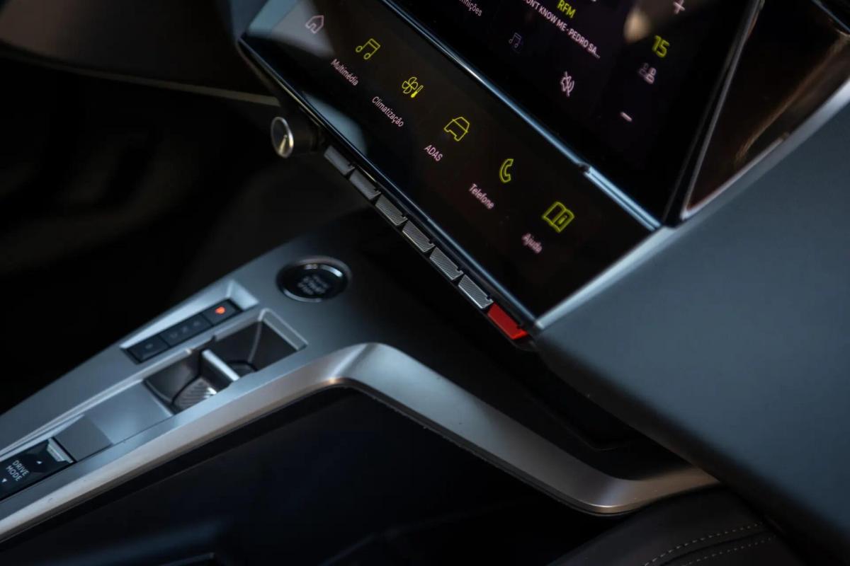 peugeot-408-2023-hibrido-a-gasolina-1598cc