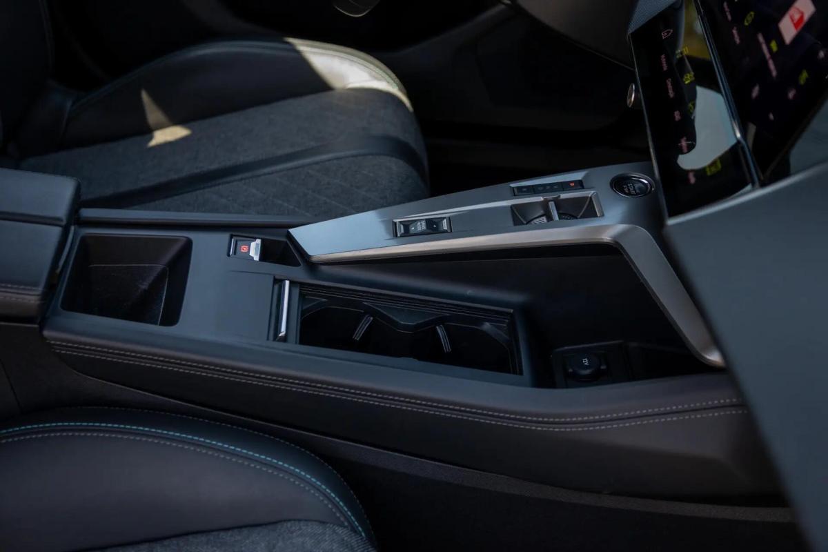 peugeot-408-2023-hibrido-a-gasolina-1598cc