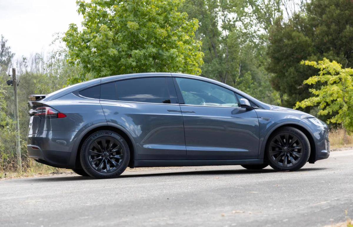 tesla-model-x-2016-eletrico-0cc