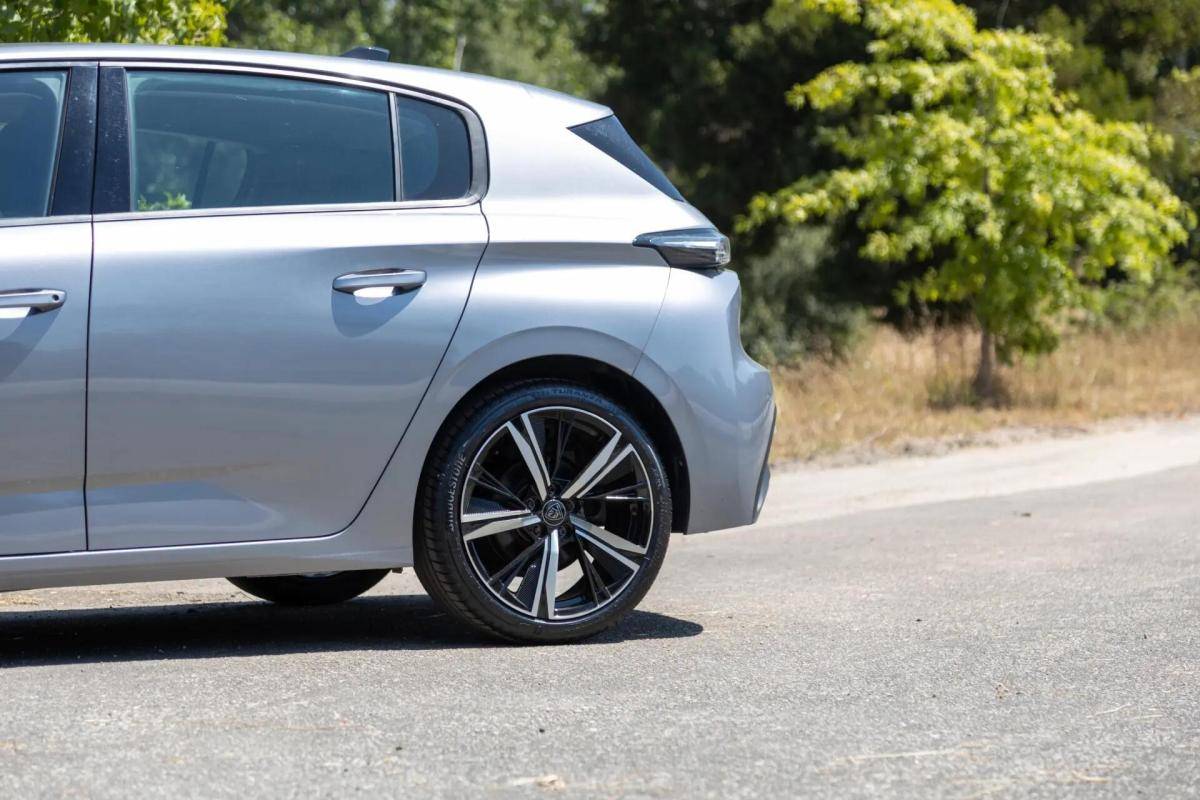 peugeot-308-2022-gasolina-1199cc