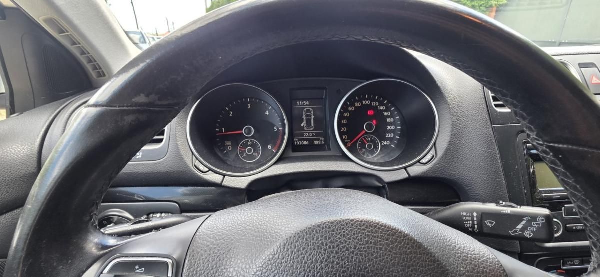volkswagen-golf-variant-2010-diesel-1598cc
