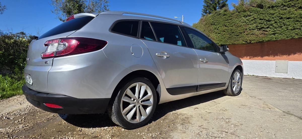 renault-megane-sport-tourer-2011-diesel-1461cc