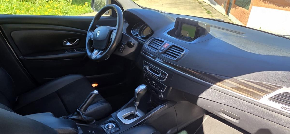 renault-megane-sport-tourer-2011-diesel-1461cc