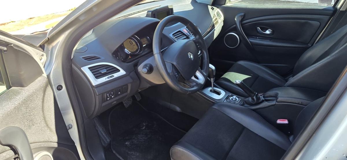 renault-megane-sport-tourer-2011-diesel-1461cc