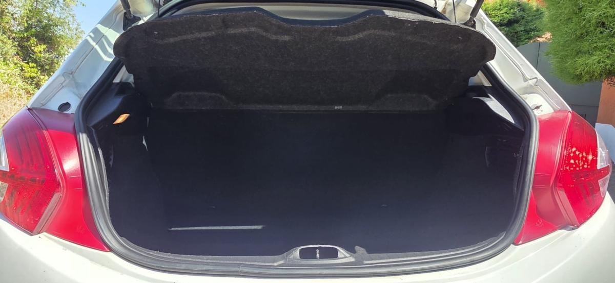 peugeot-208-2014-gasolina-999cc