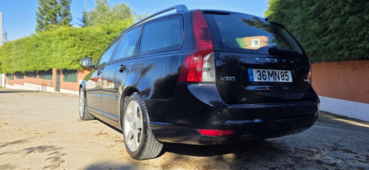 volvo-v50-2011-diesel-1560cc