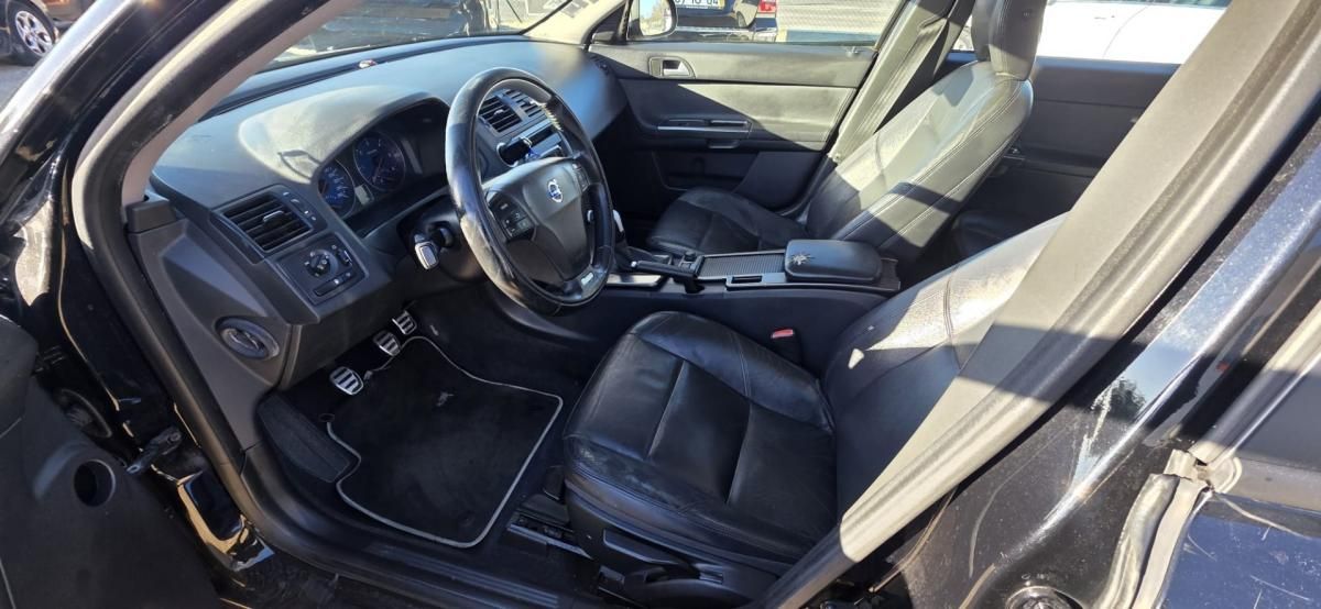 volvo-v50-2011-diesel-1560cc