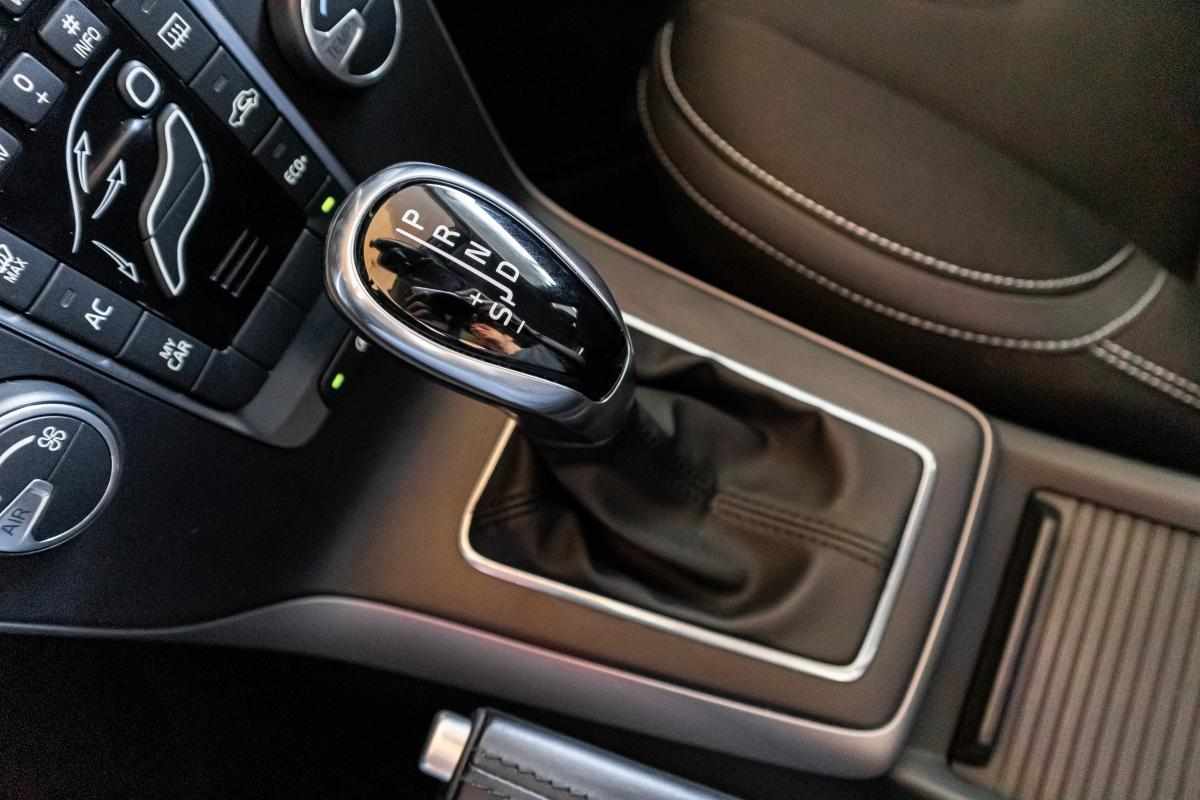 volvo-v40-2-0-d3-2019-diesel-1969cc
