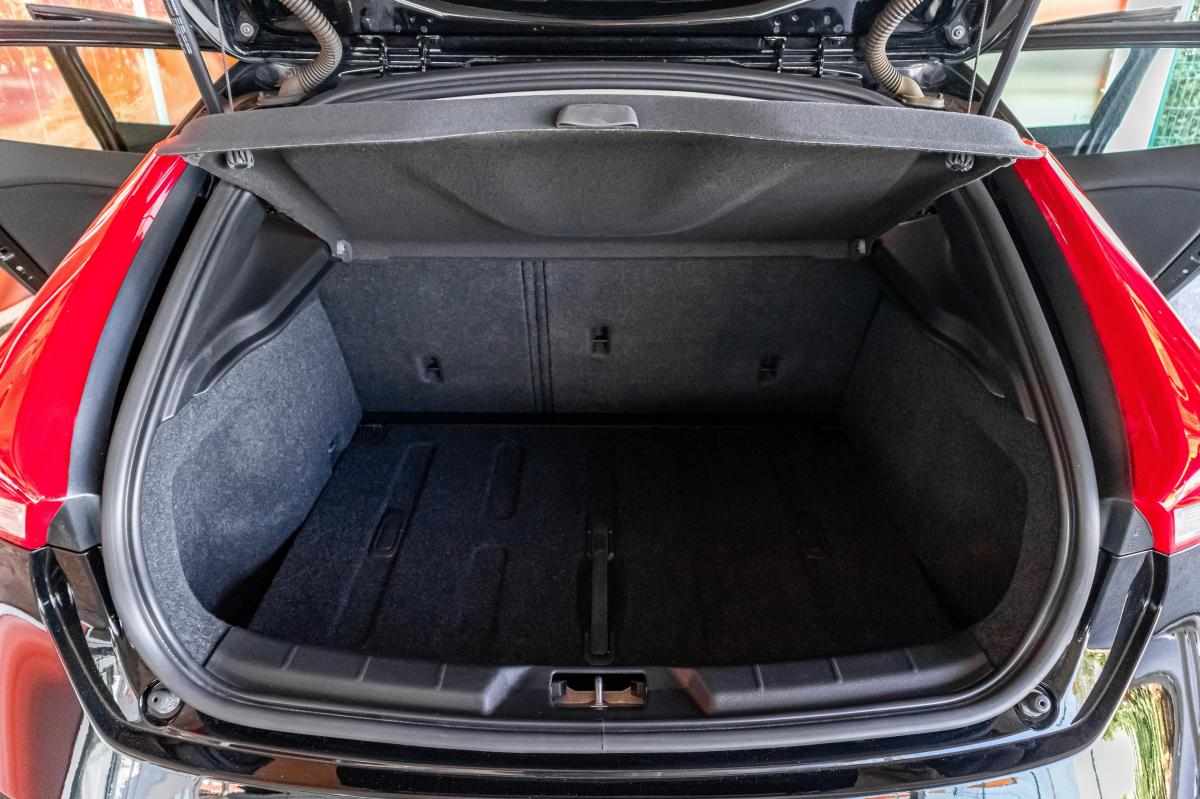 volvo-v40-2-0-d3-2019-diesel-1969cc