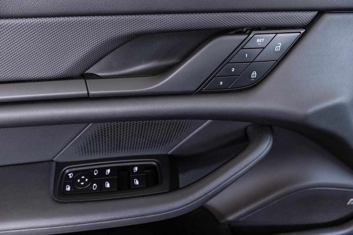 porsche-taycan-4-2022-eletrico