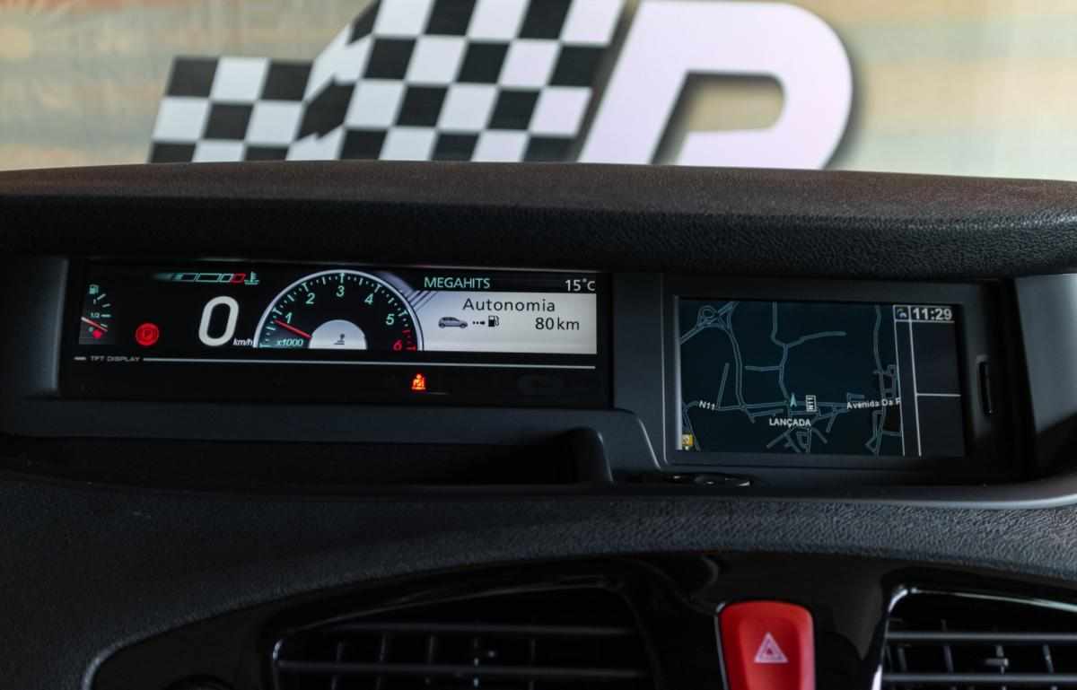 renault-grand-scenic-2012-diesel-1598cc