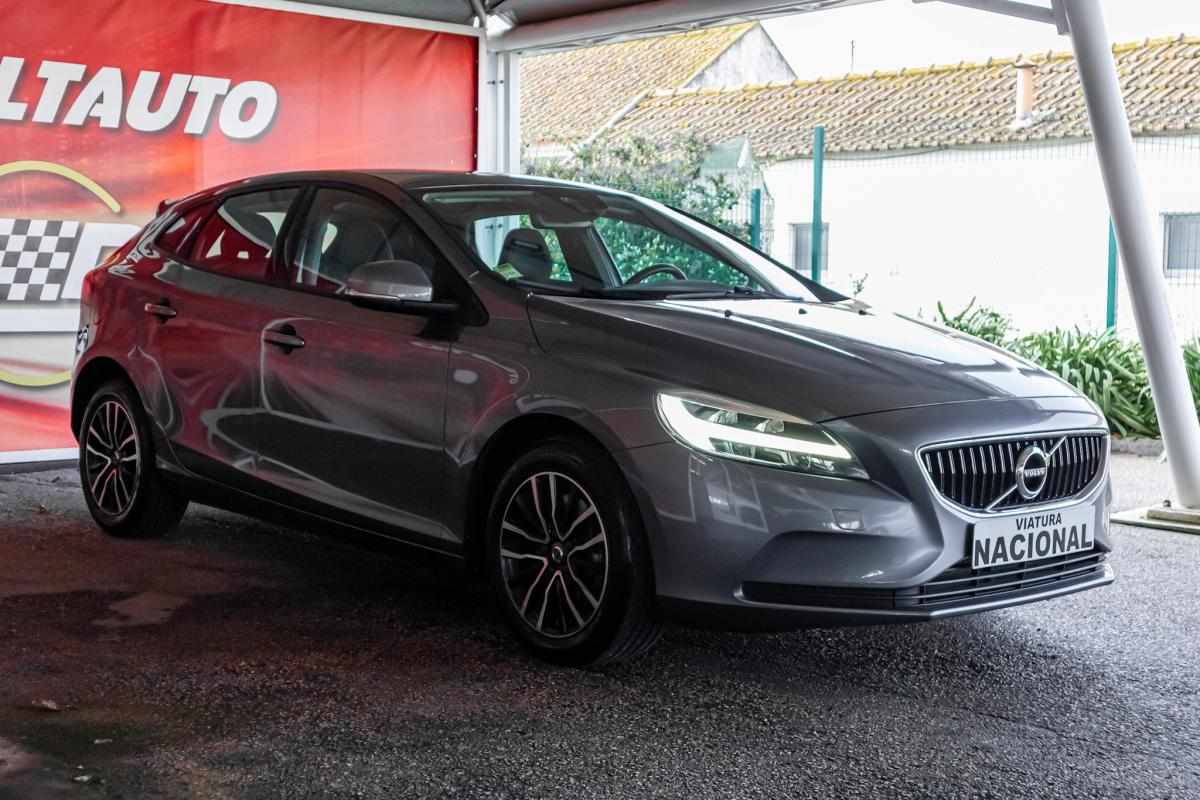 volvo-v40-2-0-d3-2019-diesel-1969cc