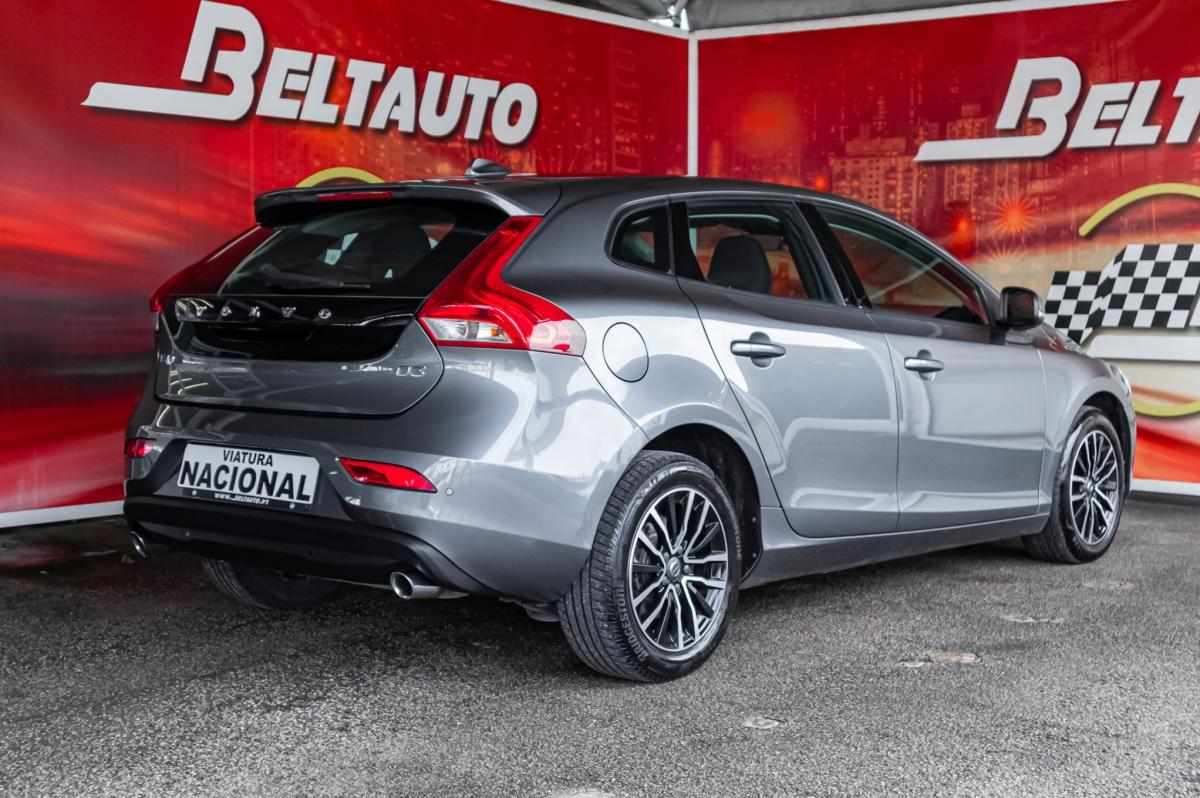 volvo-v40-2-0-d3-2019-diesel-1969cc