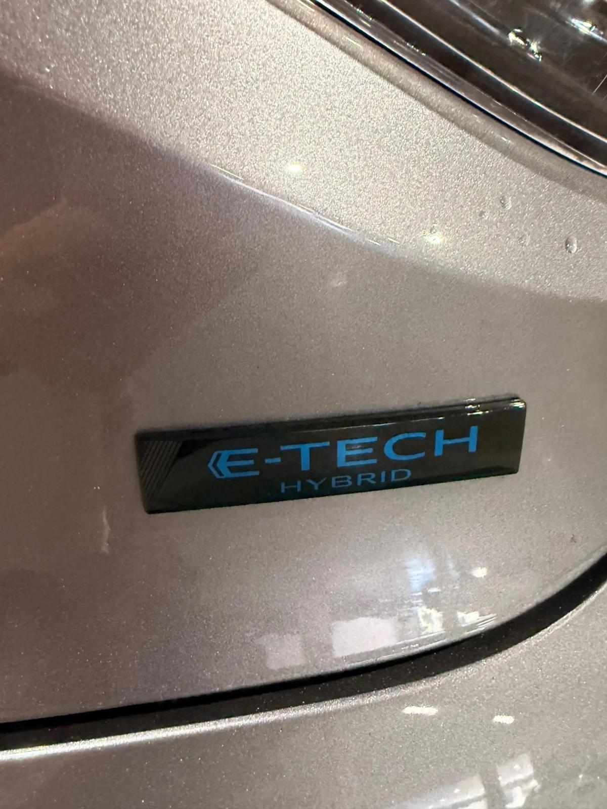 renault-clio-2025-hibrido-a-gasolina-1598cc