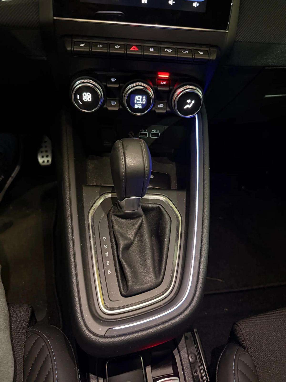 renault-clio-2025-hibrido-a-gasolina-1598cc