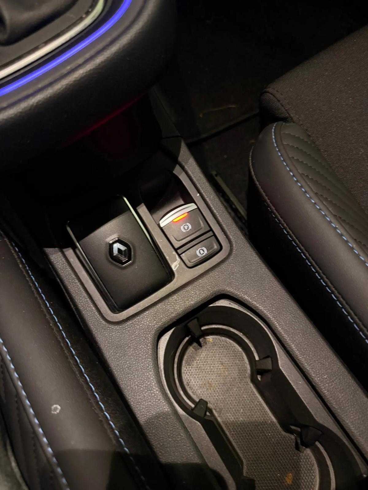 renault-clio-2025-hibrido-a-gasolina-1598cc
