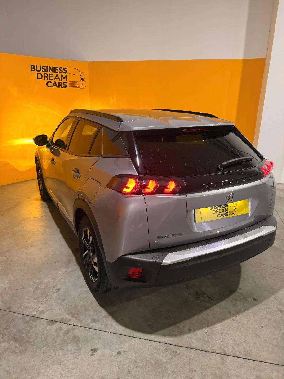 peugeot-e-2008-2021-eletrico-0cc