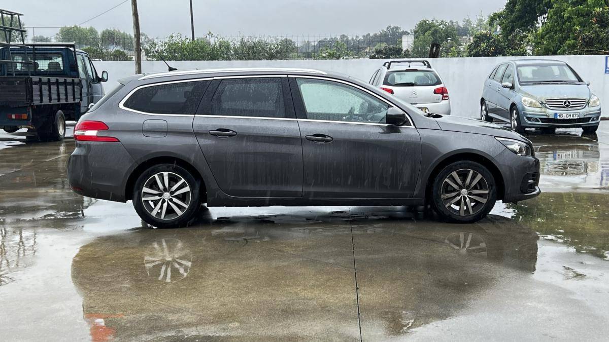 peugeot-308-sw-2019-diesel-1499cc