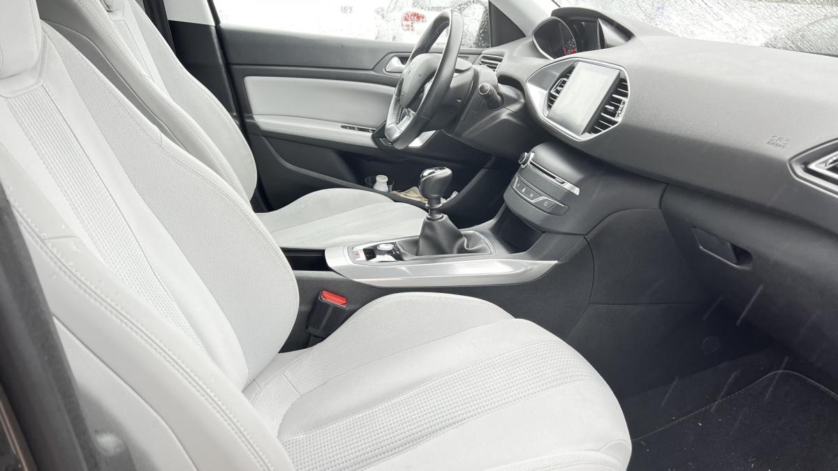 peugeot-308-sw-2019-diesel-1499cc