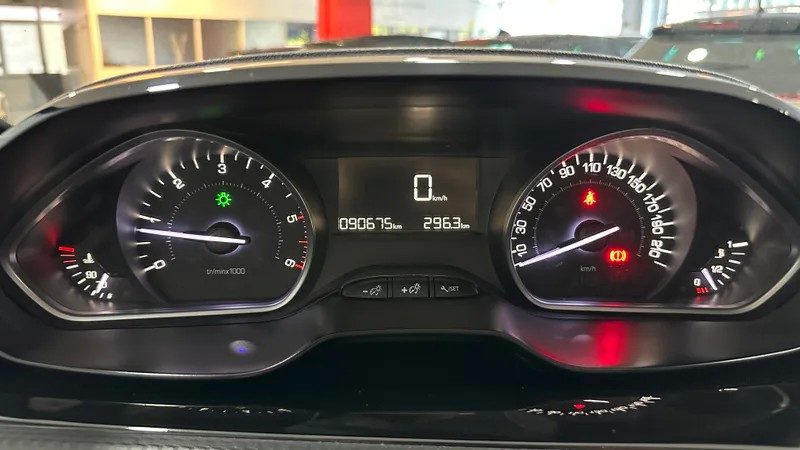 peugeot-2008-2017-diesel-1560cc