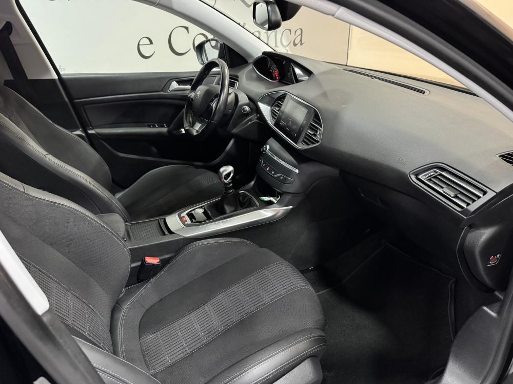 peugeot-308-2018-gasolina-1199cc