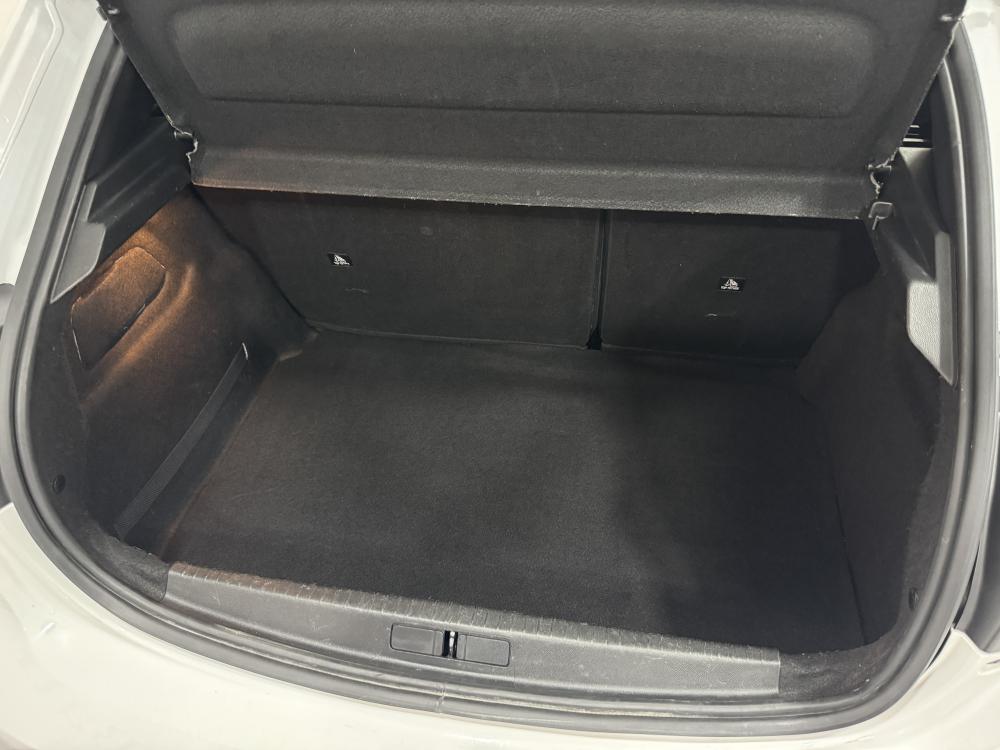 peugeot-208-2023-gasolina-1199cc