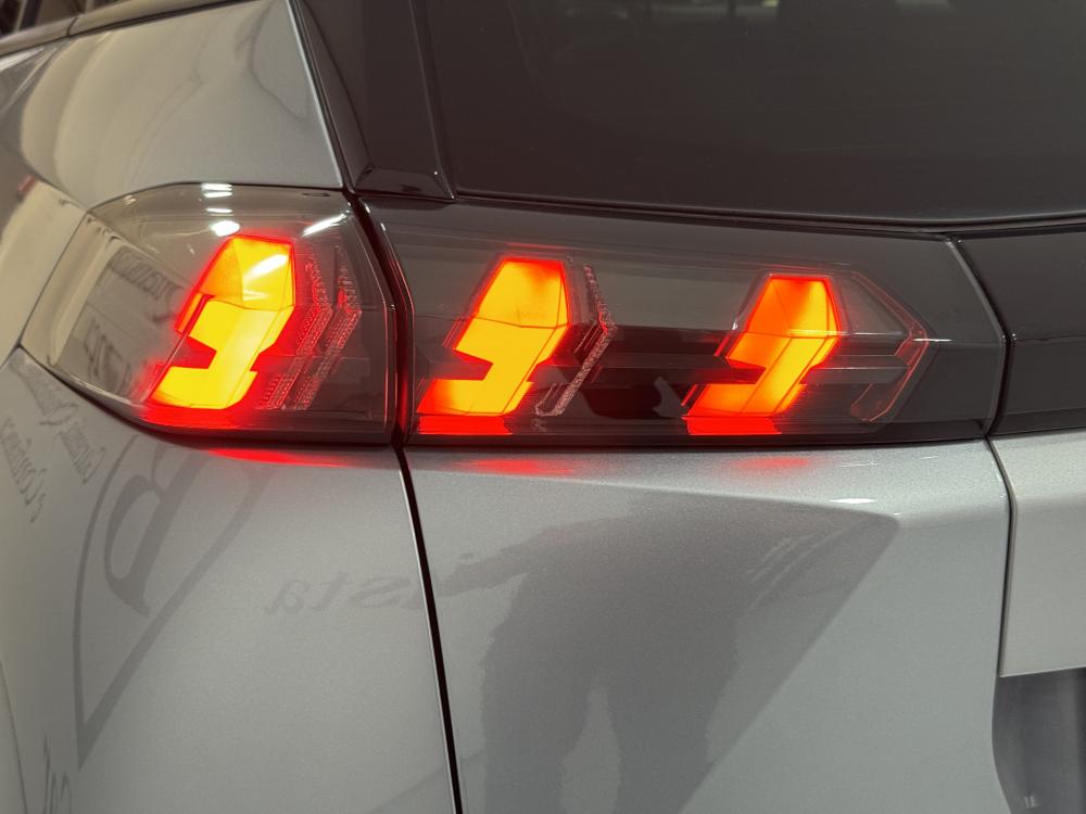 peugeot-2008-2022-gasolina-1199cc
