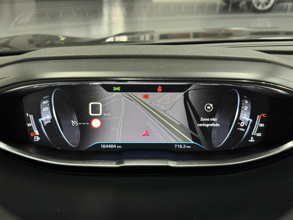 peugeot-5008-2018-diesel-1560cc