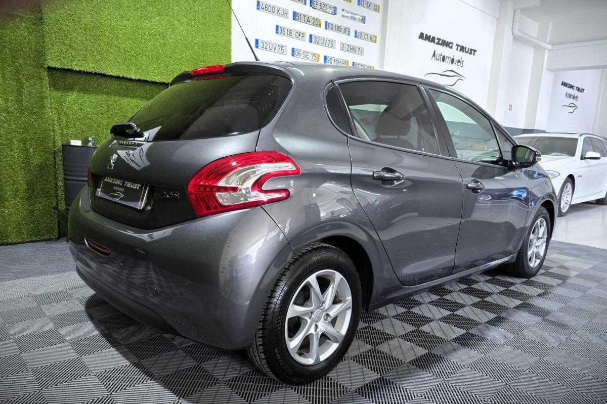 peugeot-208-2015-gasolina-1199cc
