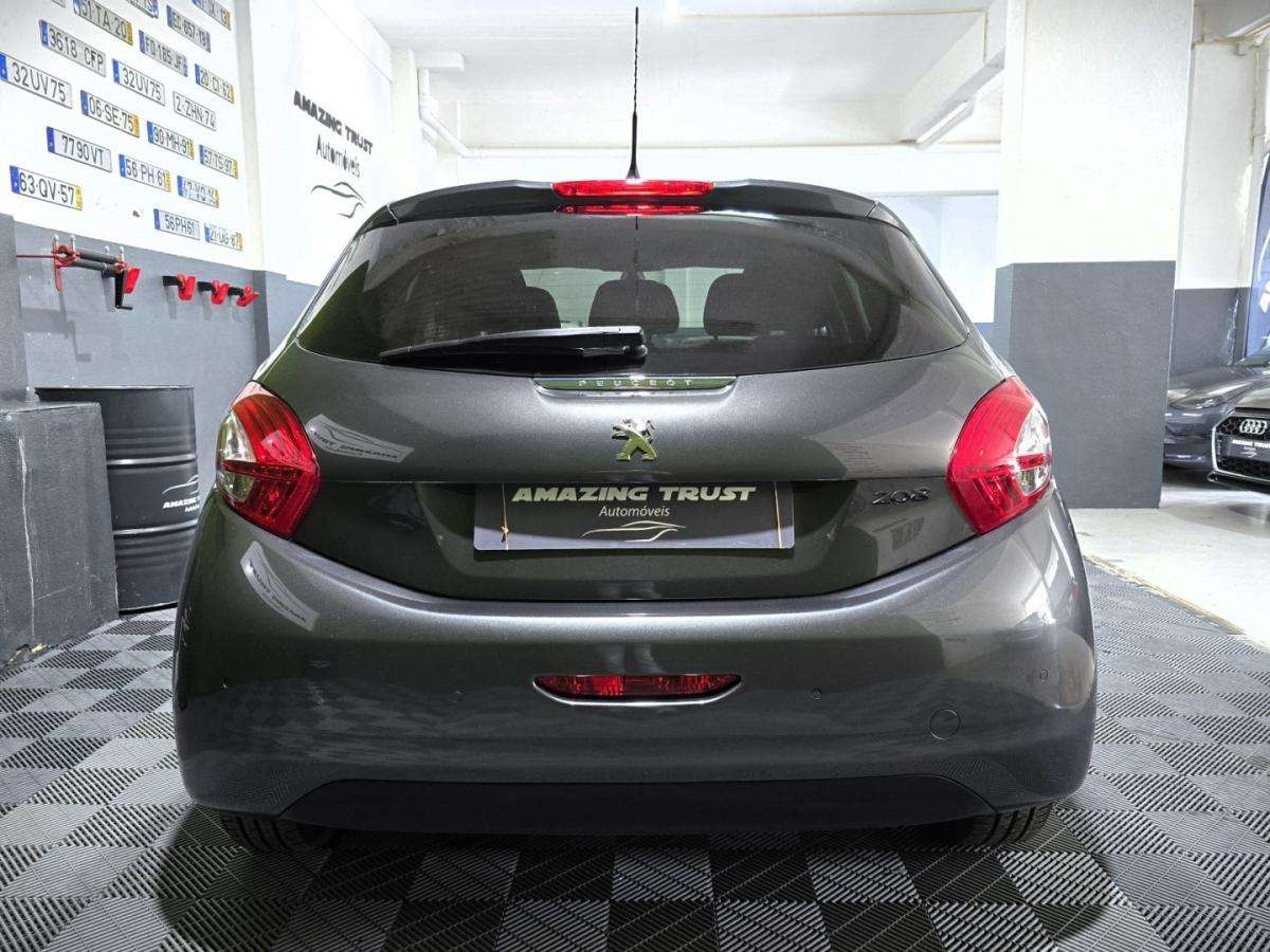 peugeot-208-2015-gasolina-1199cc