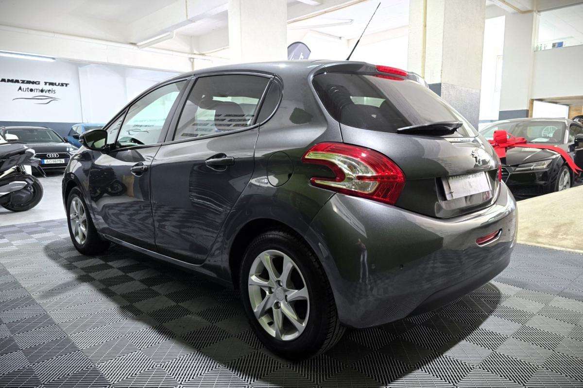 peugeot-208-2015-gasolina-1199cc