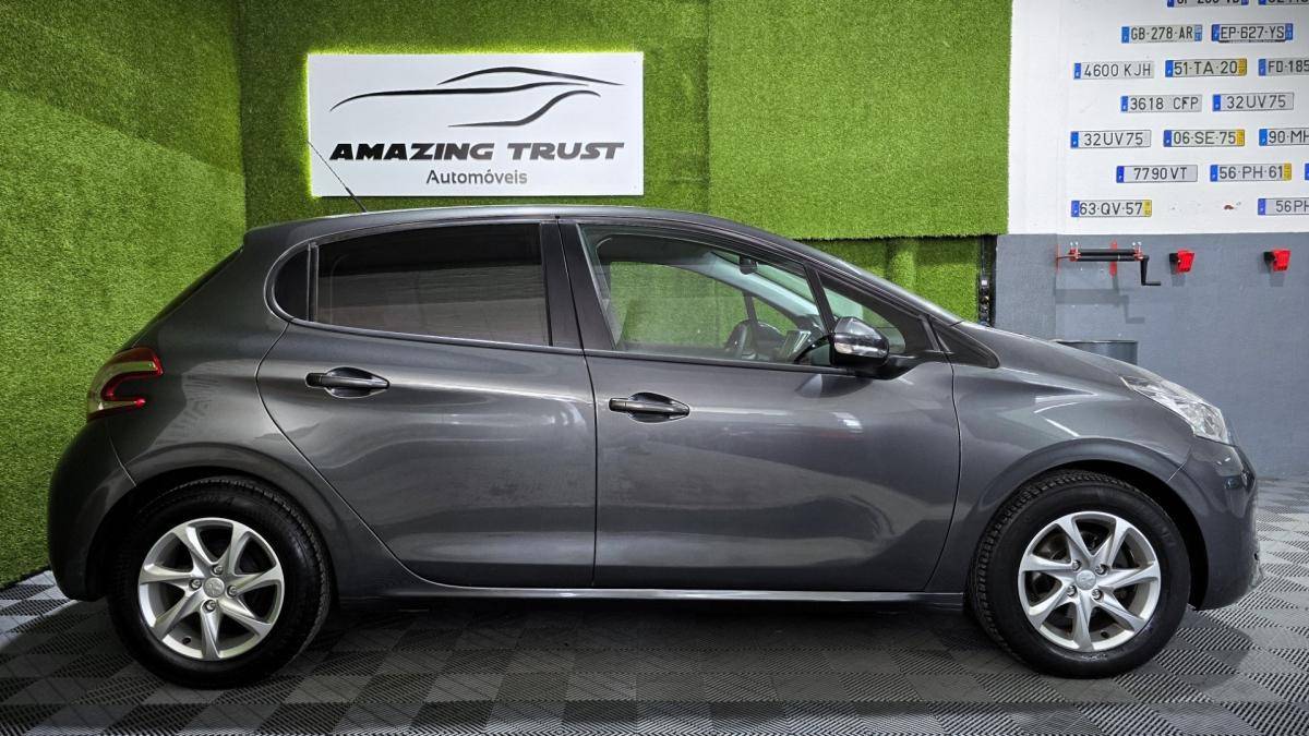 peugeot-208-2015-gasolina-1199cc