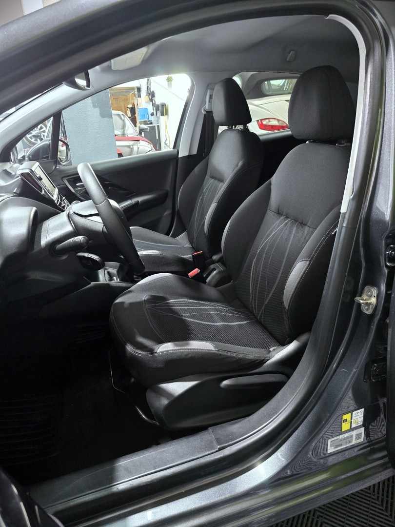 peugeot-208-2015-gasolina-1199cc