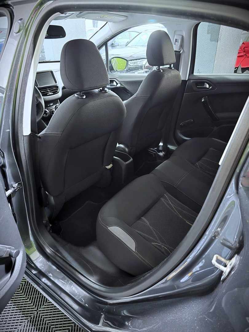 peugeot-208-2015-gasolina-1199cc