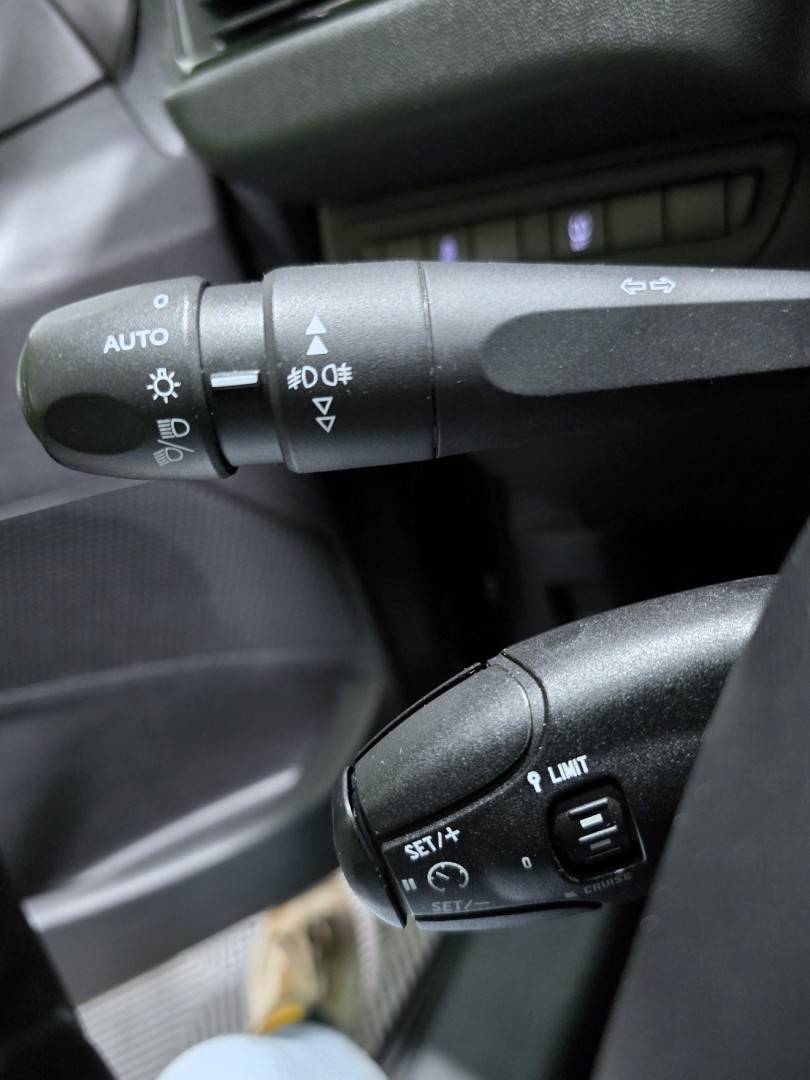 peugeot-208-2015-gasolina-1199cc
